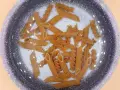 Kiedy wrzucić makaron? Gotuj idealnie al dente bez błędów!