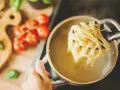 Jak ugotować makaron al dente? Proste triki, by uniknąć błędów
