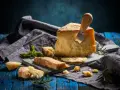 Parmezan vs Grana Padano: Kluczowe różnice, smak i zastosowanie