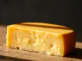 Parmezan w Biedronce: Prawdziwy włoski ser? Jak wybrać i kupić