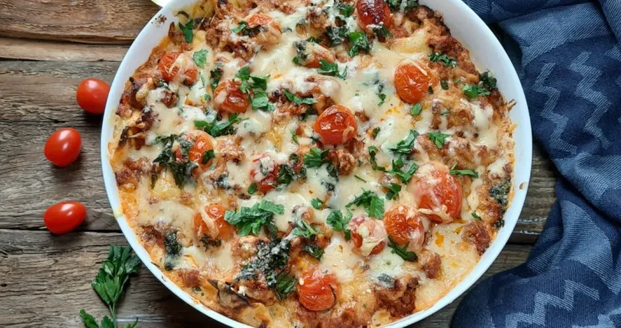 Tortellini z mięsem: Z czym jeść? Sosy, zapiekanki i triki na perfekcję