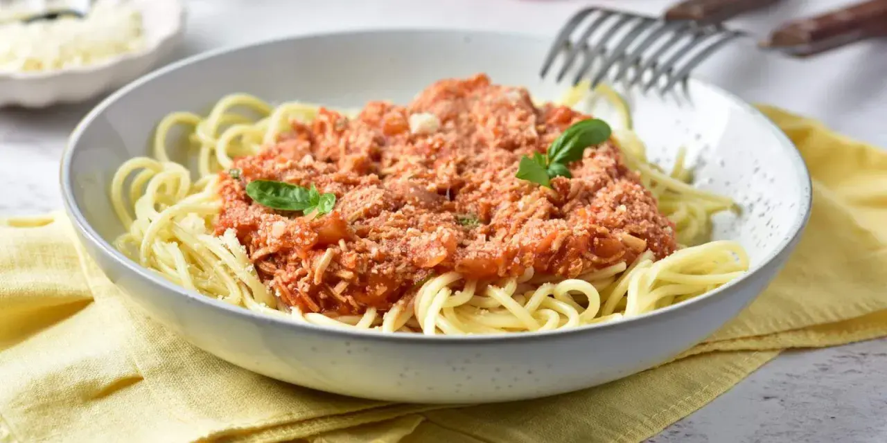 Spaghetti z Tofu: Przepis na Pyszne i Zdrowe Wegańskie Bolognese