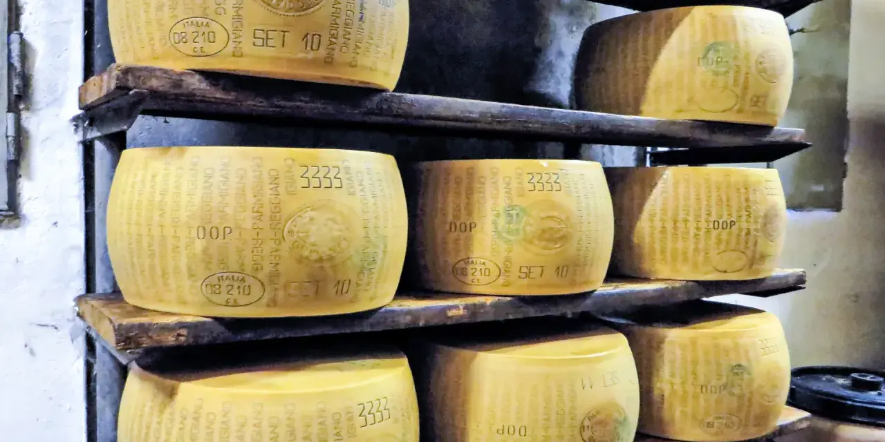 Prawdziwy parmezan: jak rozpoznać DOP i odróżnić od Grana Padano