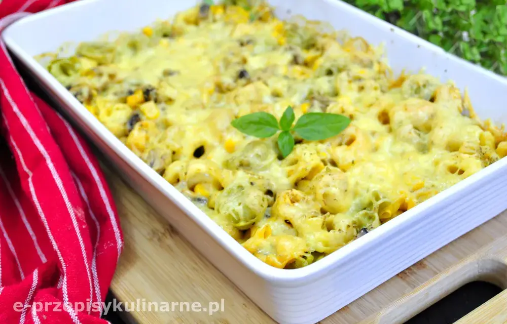 Tortellini: 3 szybkie przepisy na obiad w 20 minut (sosy, zapiekanki, sałatki)