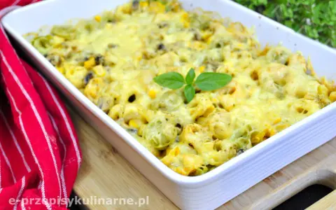 Tortellini: 3 szybkie przepisy na obiad w 20 minut (sosy, zapiekanki, sałatki)