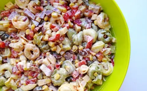 Sałatka z tortellini: Szybkie i proste przepisy na każdą okazję