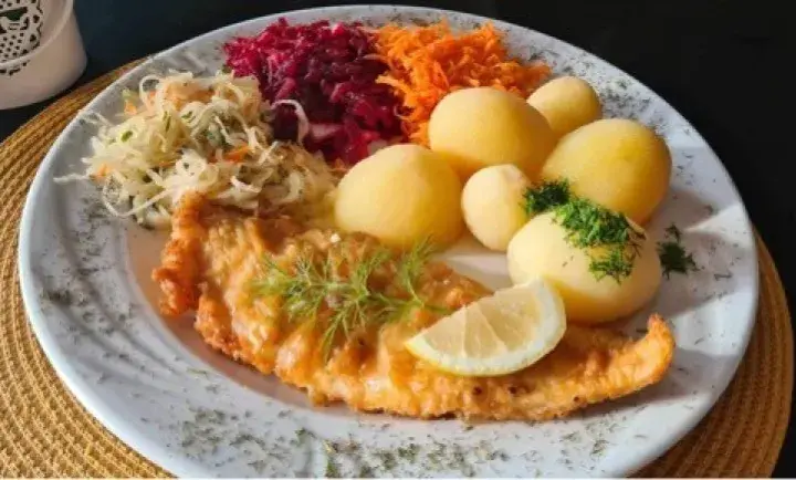 Najlepsze obiady w Darłówku: Ryby, dania domowe i restauracje