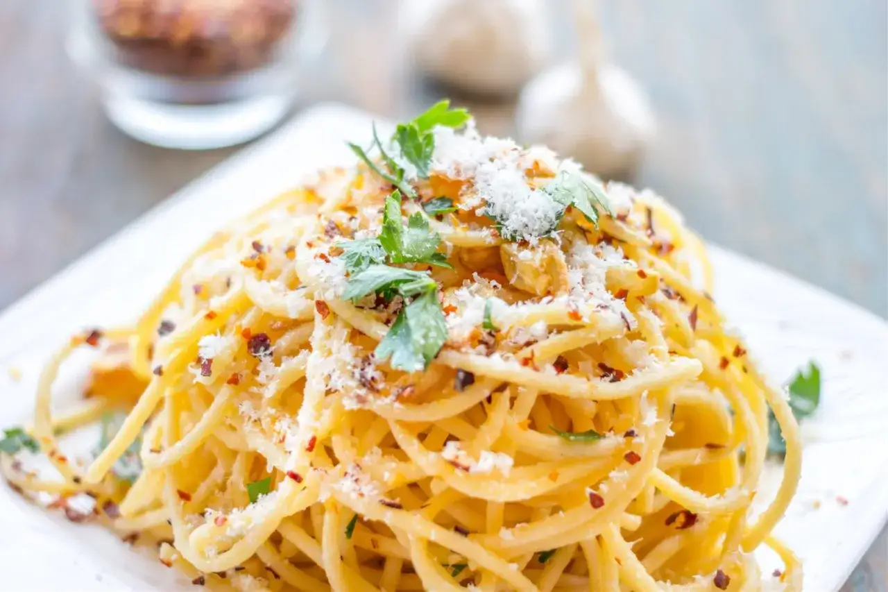 spaghetti aglio olio e peperoncino gotowe danie