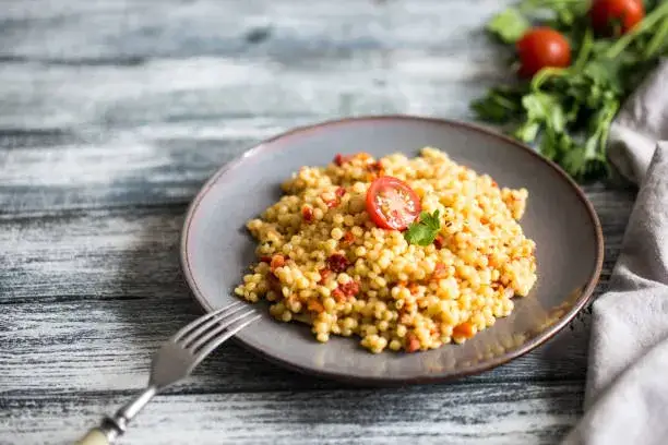 Makaron kuleczki rodzaje nazwy kuskus izraelski fregola ptitim