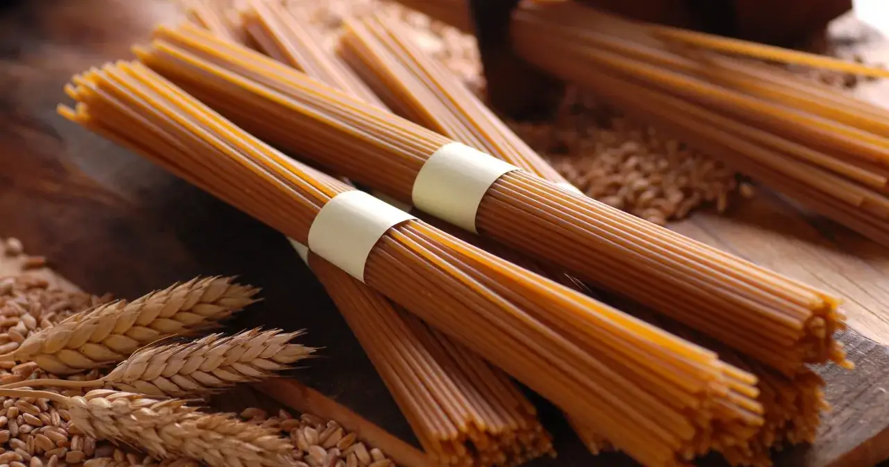 Kaloryczność makaronu spaghetti pełnoziarnistego