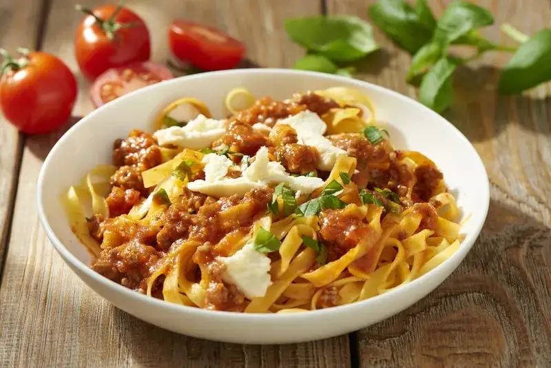 Sos bolognese z makaronem